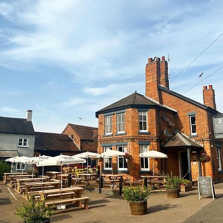 The Unicorn Inn Newton Solney ภายนอก รูปภาพ