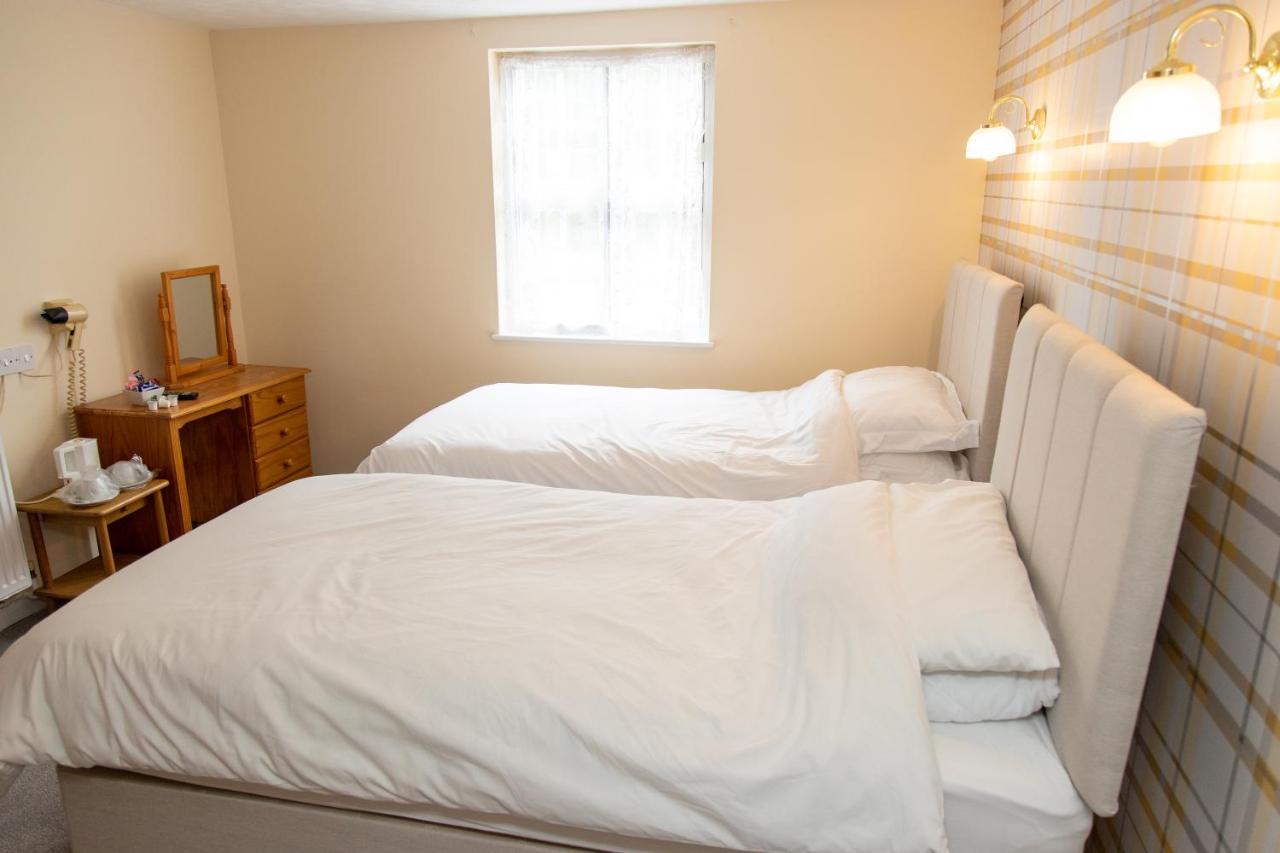 The Unicorn Inn Newton Solney ภายนอก รูปภาพ