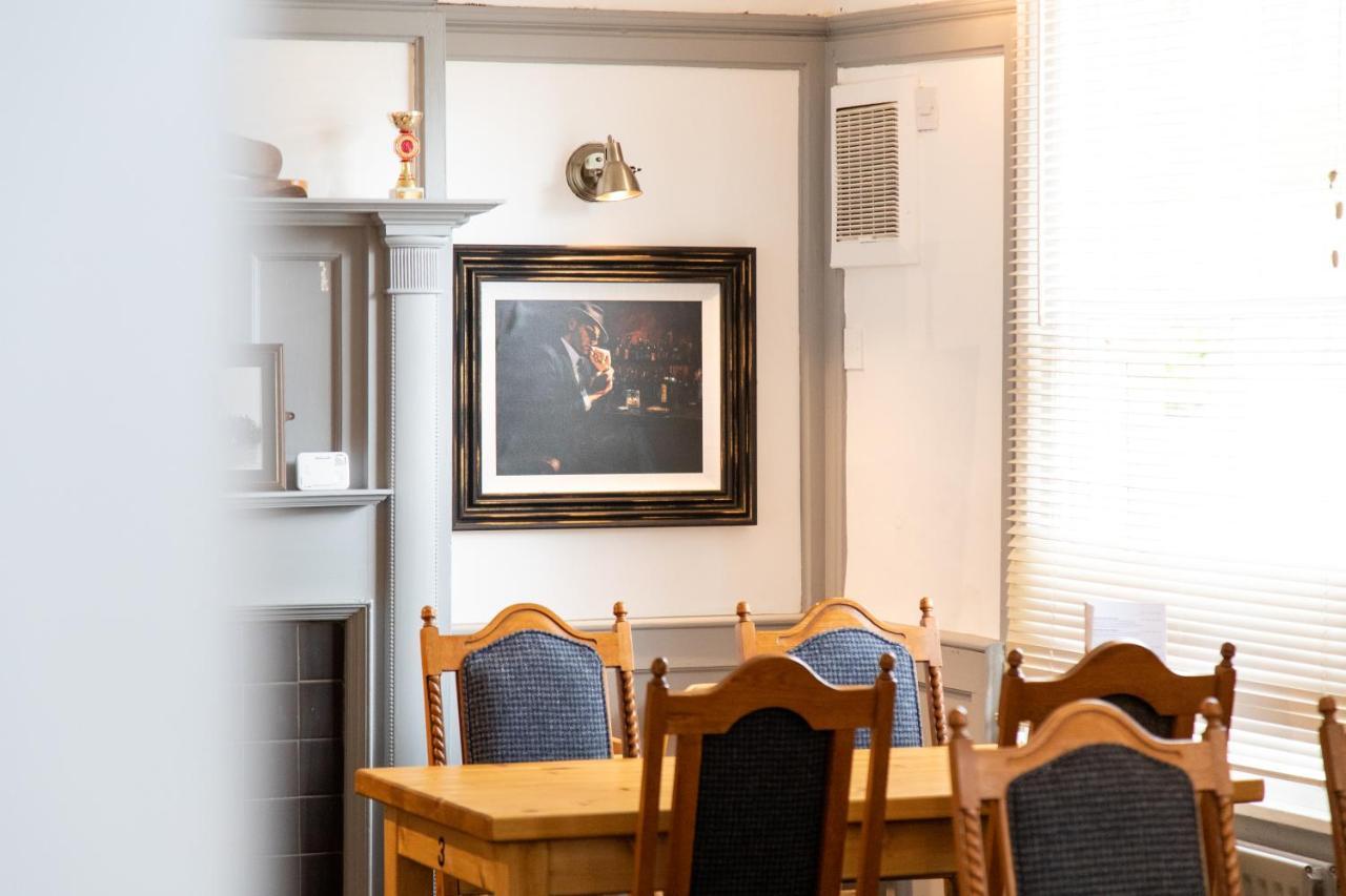 The Unicorn Inn Newton Solney ภายนอก รูปภาพ