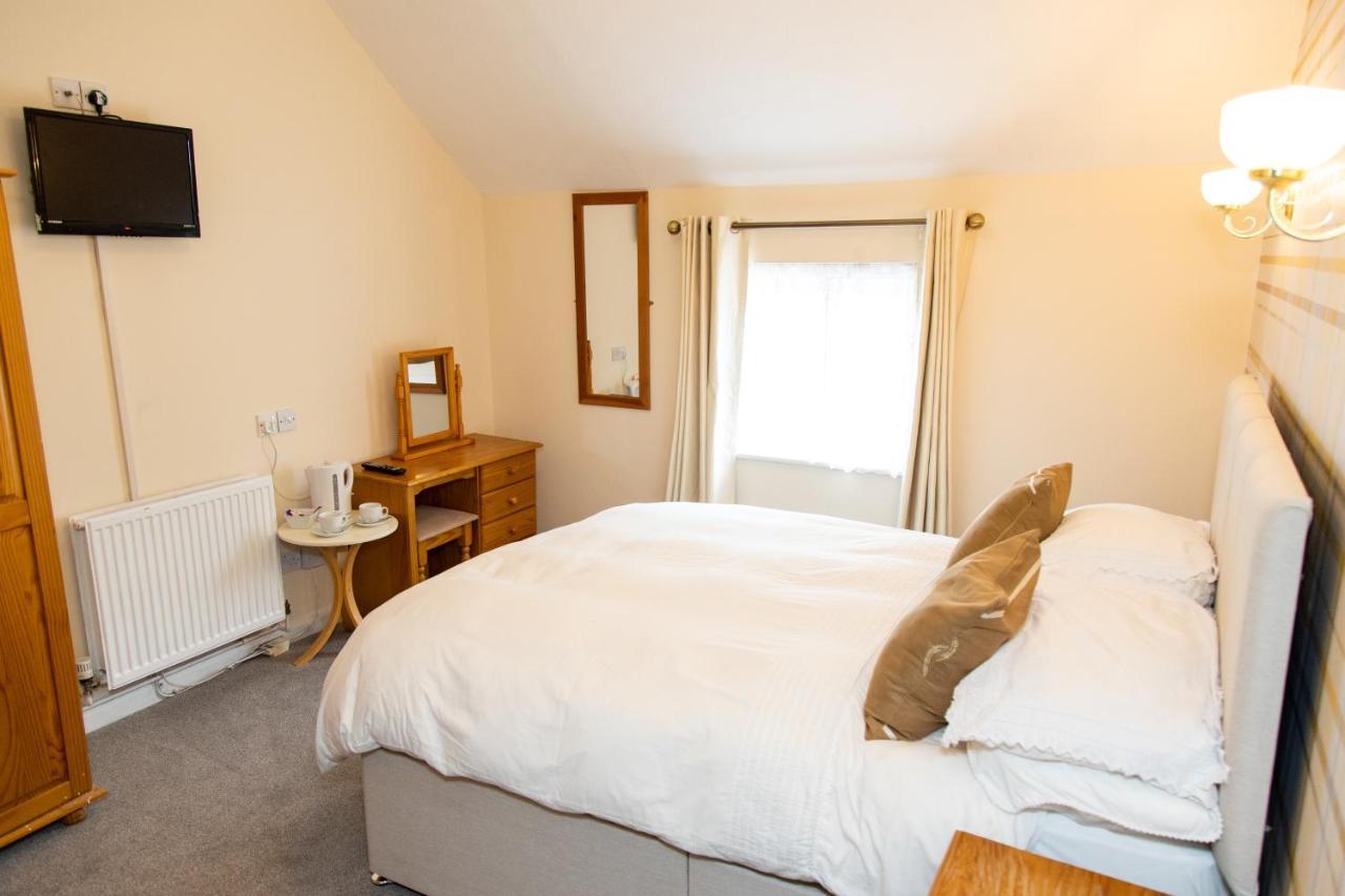 The Unicorn Inn Newton Solney ภายนอก รูปภาพ