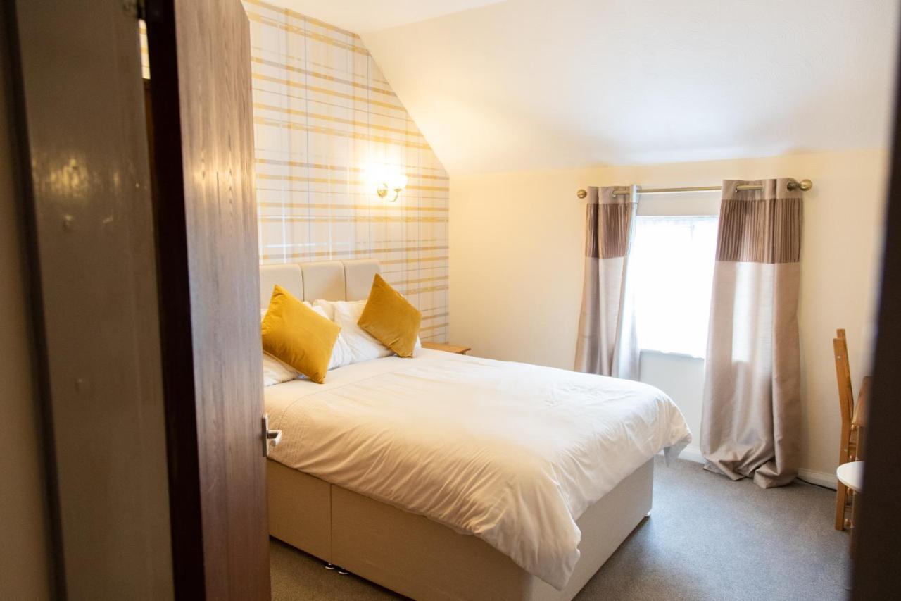 The Unicorn Inn Newton Solney ภายนอก รูปภาพ