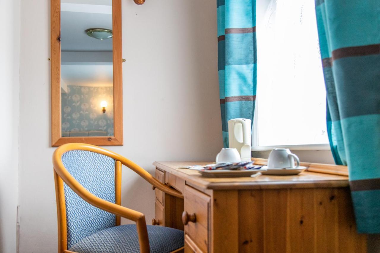 The Unicorn Inn Newton Solney ภายนอก รูปภาพ