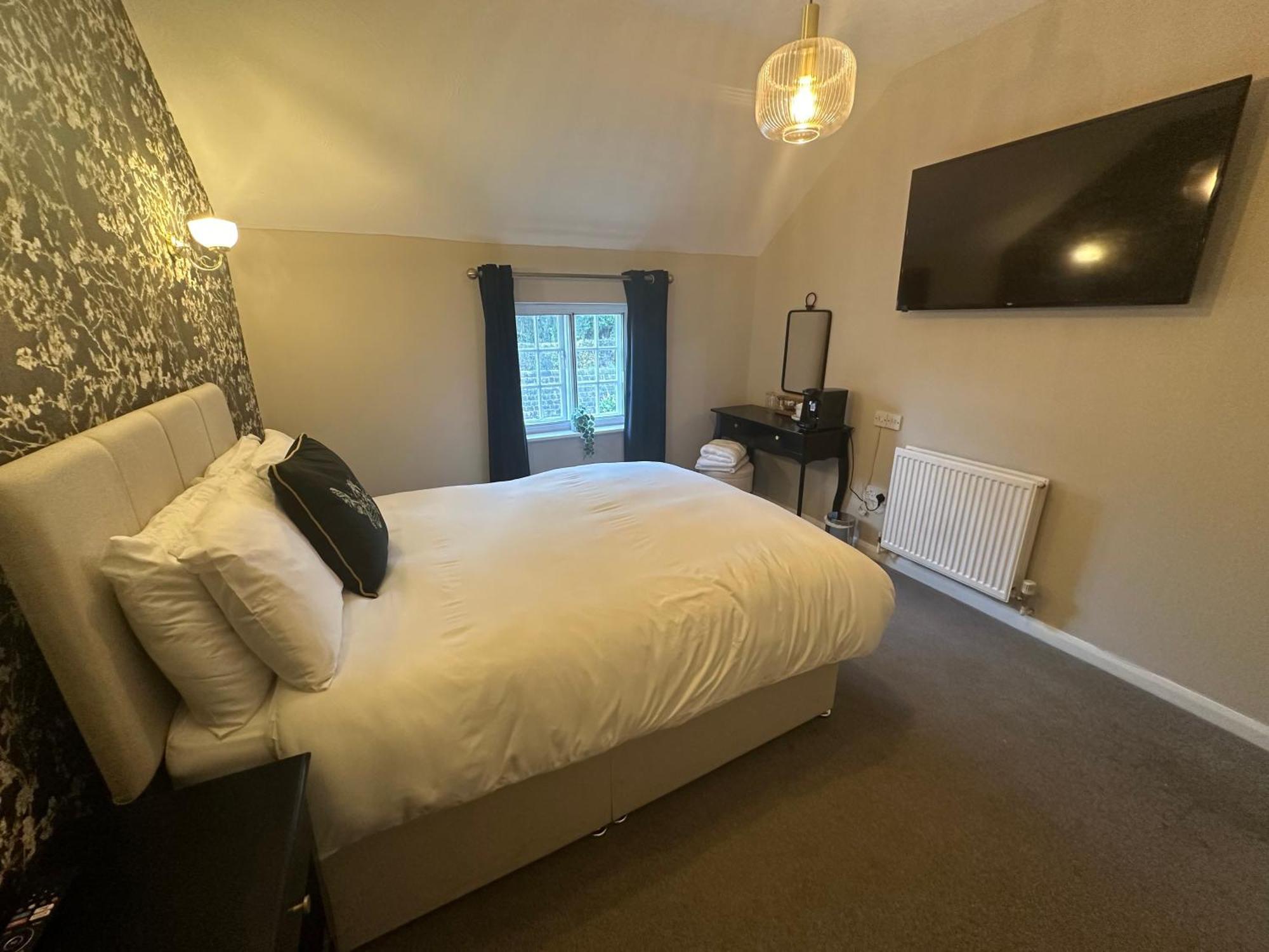 The Unicorn Inn Newton Solney ภายนอก รูปภาพ