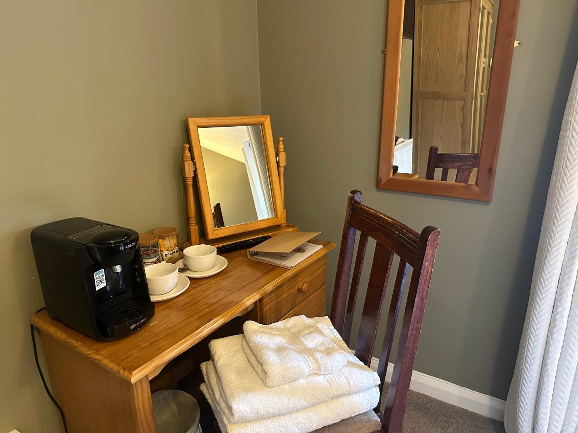 The Unicorn Inn Newton Solney ภายนอก รูปภาพ